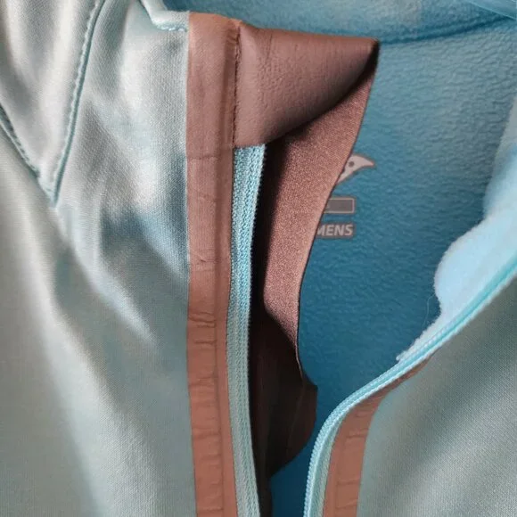 Saucony long sleeve running shirt, Size L, EUC - Picture 5 of 9